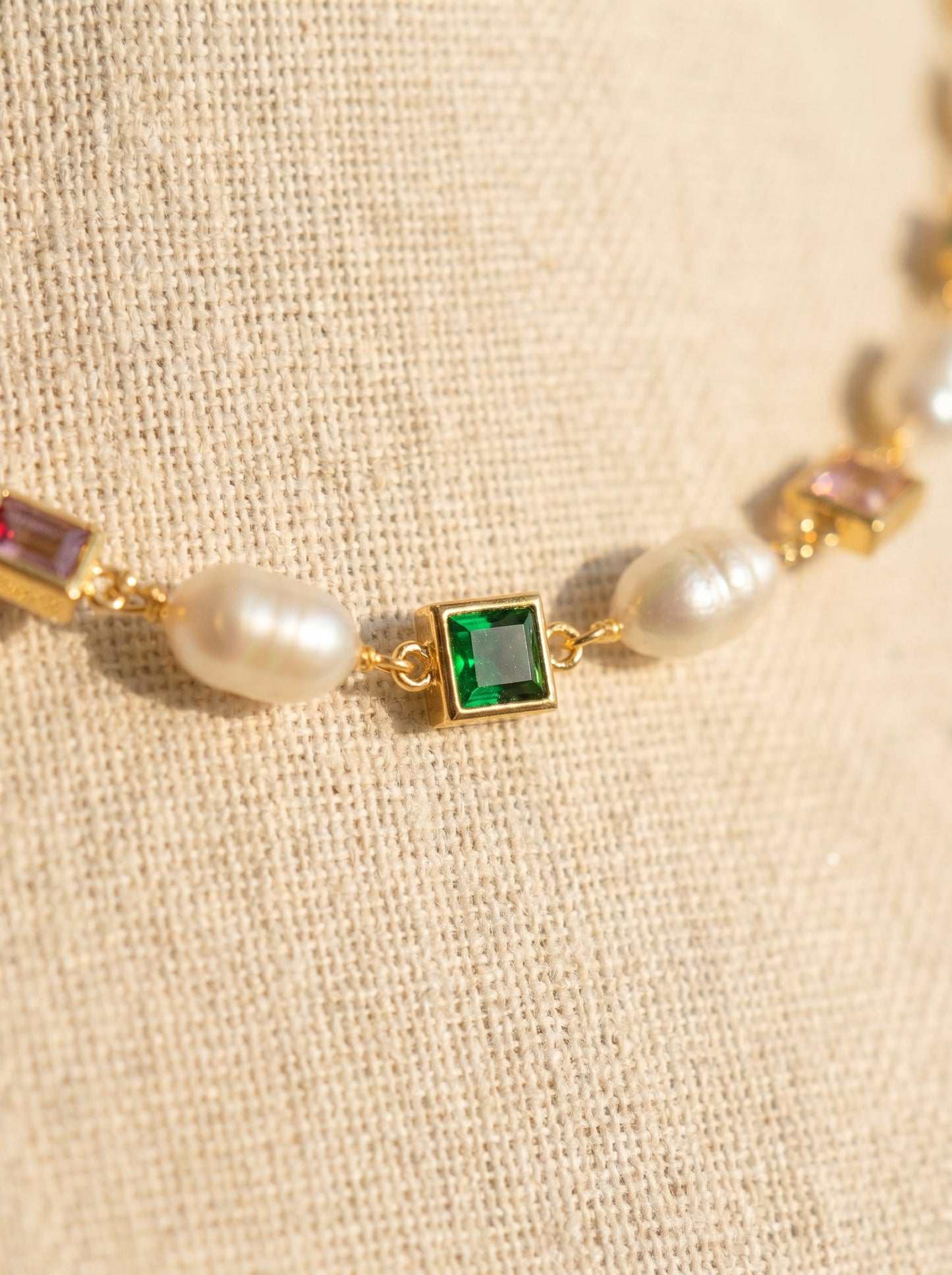 Dolce Pearl Gem Choker
