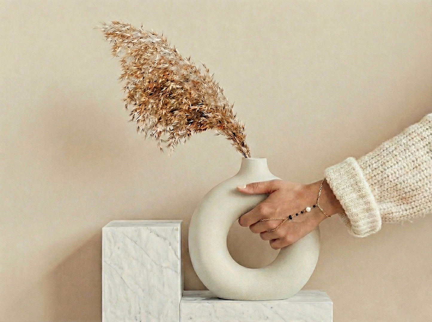 Pearl Eclipse Hand Chain