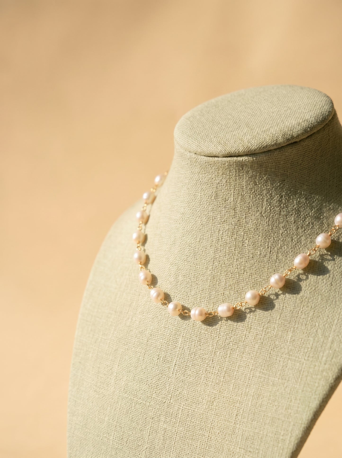 Vanilla Pearl Choker