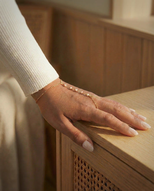 Everyday Pearl Link Hand Chain