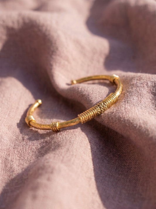 Echo Pulse Bangle