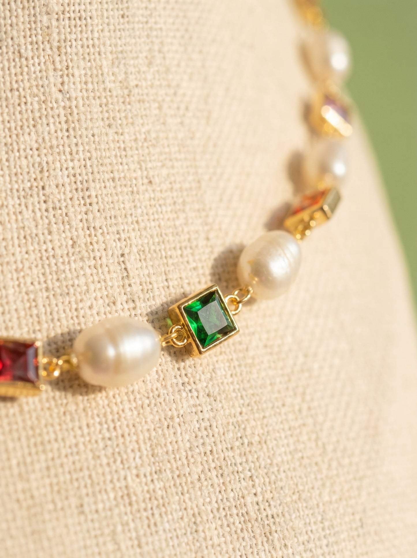 Dolce Pearl Gem Choker