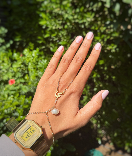 Pearl Initial Whisp